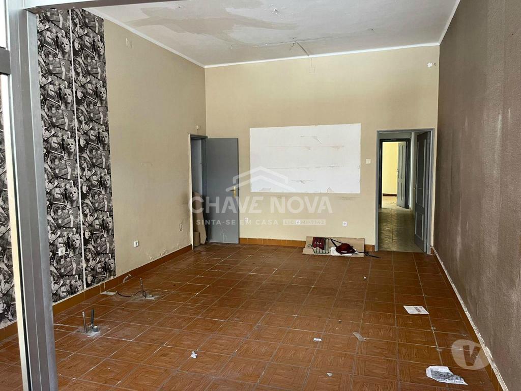 Comprar Loja Porto - Fotos para Prédio c Projecto de Reabilitação no Porto