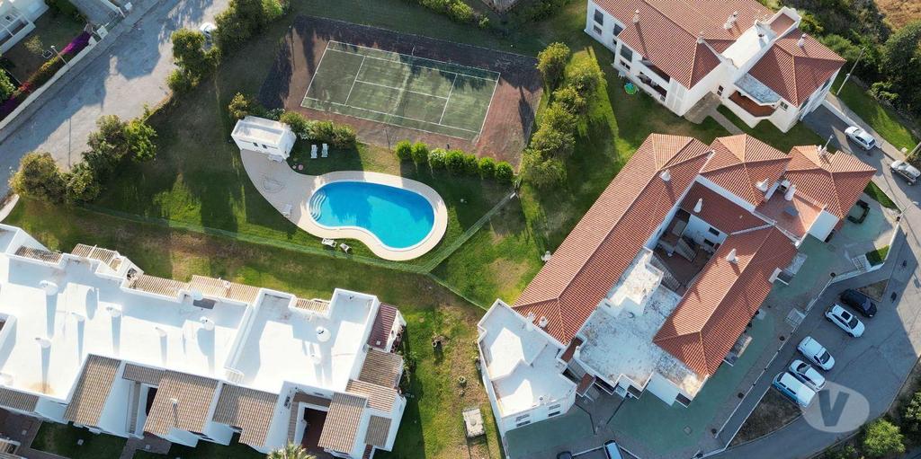 Apartamentos a venda Albufeira - Fotos para Apartamento T2+1 com Piscina e Campo de Ténis - a 5 Min das
