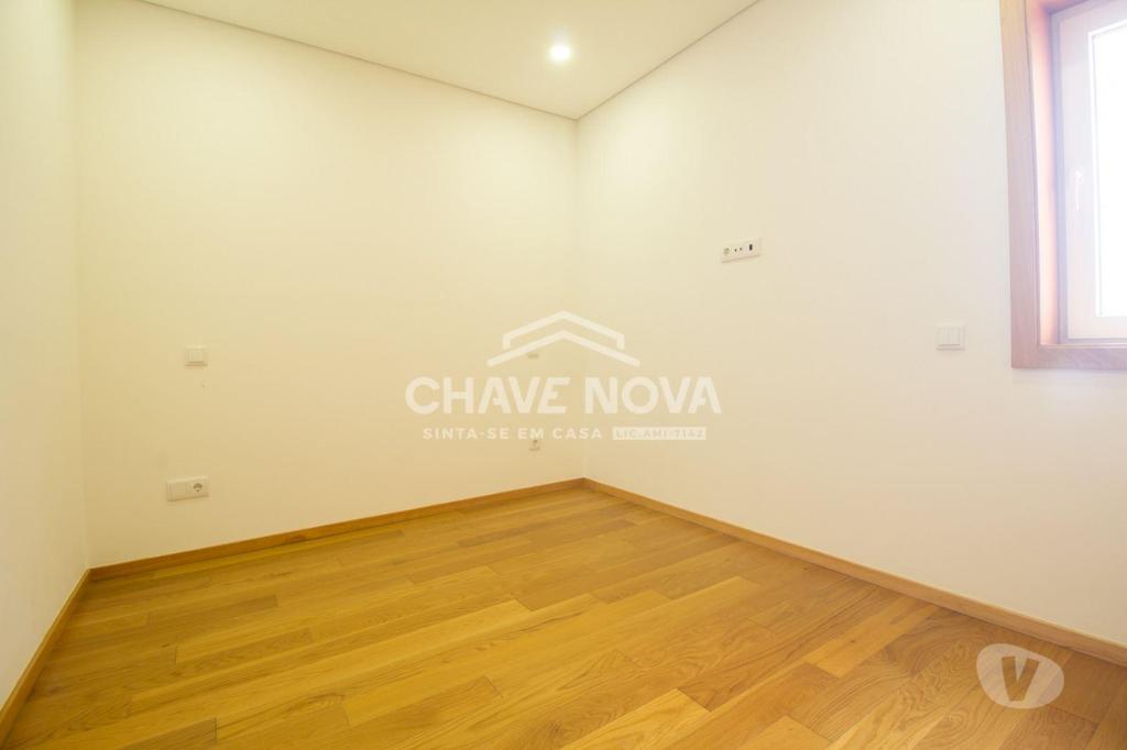 Apartamentos a venda Vila Nova de Gaia - Fotos para Apartamento T3 vista mar 2 frentes varanda Garagem e Arrumo