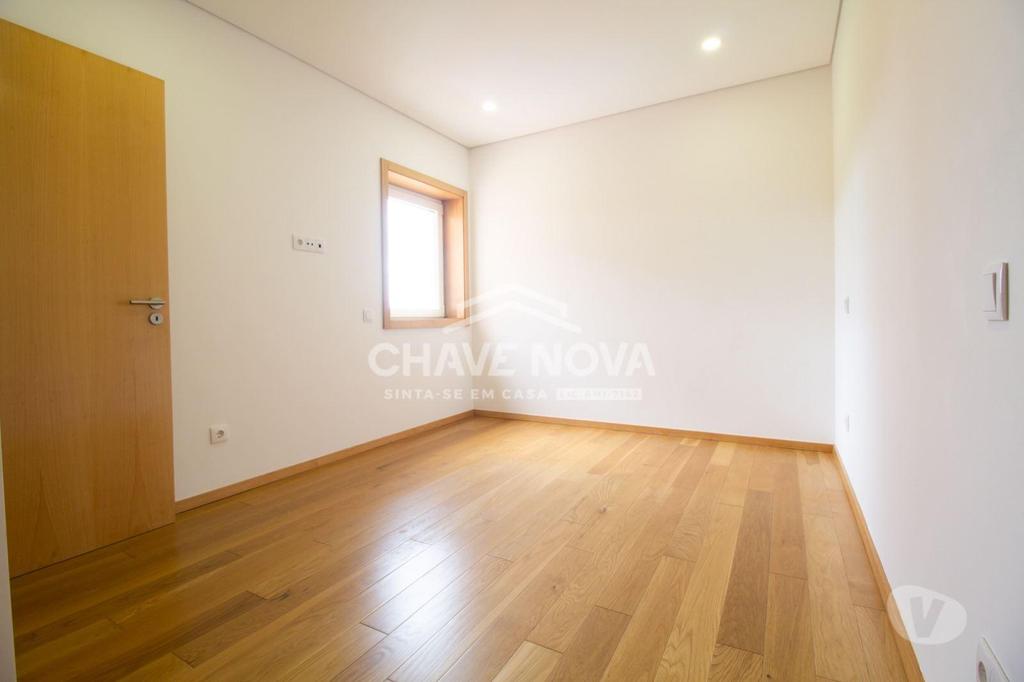 Apartamentos a venda Vila Nova de Gaia - Fotos para Apartamento T3 vista mar 2 frentes varanda Garagem e Arrumo