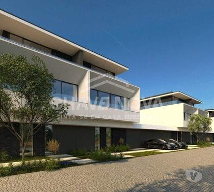 Apartamentos a venda - Fotos para Moradia T4 Nova, 300 metros Praia de Valadares (Jardim da
