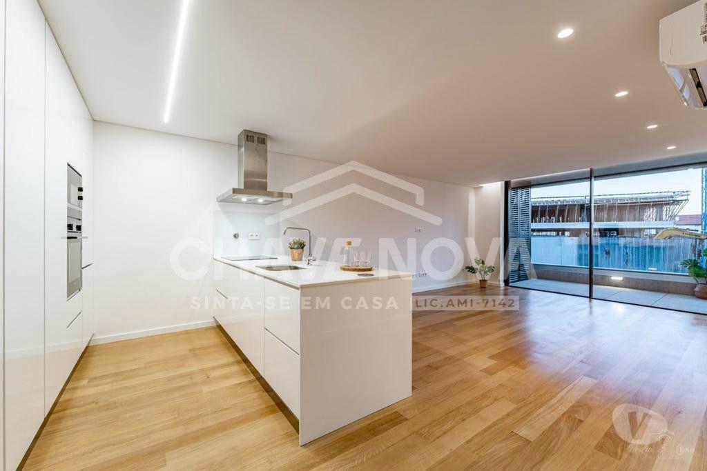 Imóveis para alugar Vila Nova de Gaia - Fotos para Apartamento T1 Semi Novo c Lugar de Garagem em Canidelo (Praias)