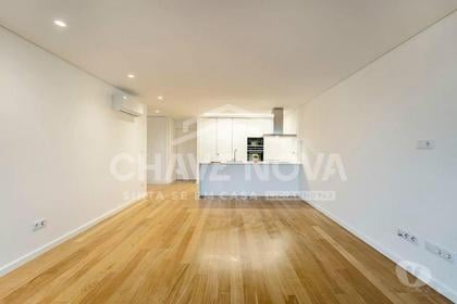 Casas e Apartamentos - Alugar - Fotos para Apartamento T1 Semi Novo c Lugar de Garagem em Canidelo (Praias)