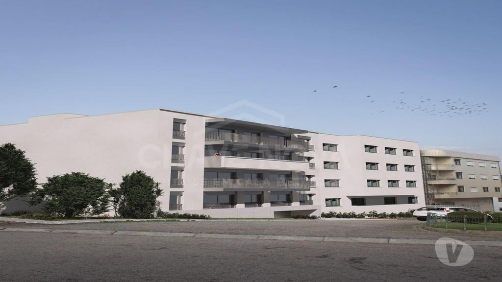 Apartamentos a venda Vila Nova de Gaia - Fotos para Apartamento T3 com varanda Res chão OLiveira Douro centro
