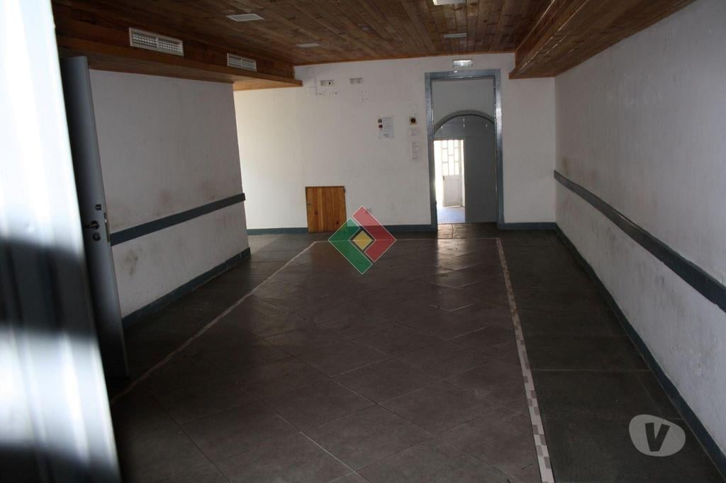 Comprar Loja Loures - Fotos para Prédio Comercial Escritórios, para venda, Loures - Camarate,...