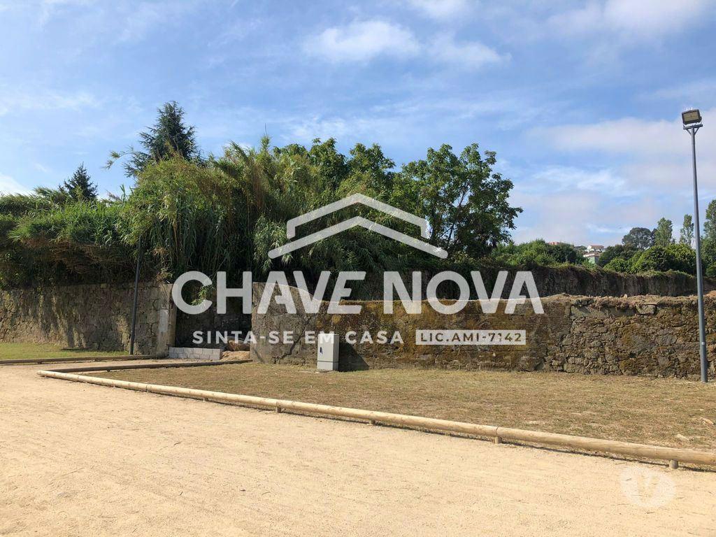 Comprar Loja Vila Nova de Gaia - Fotos para Casa com terreno e ancoradouro ao Rio Douro