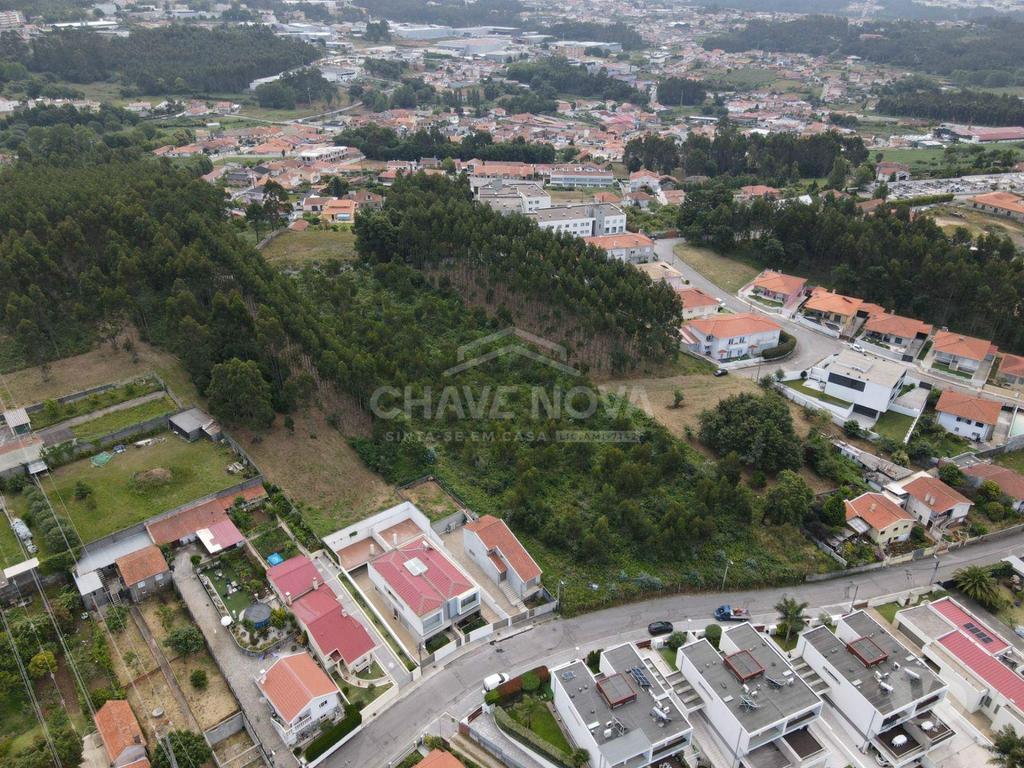 Terrenos Santa Maria da Feira - Fotos para Terreno com 7706m2 para construção de 14 moradias - Nogueira
