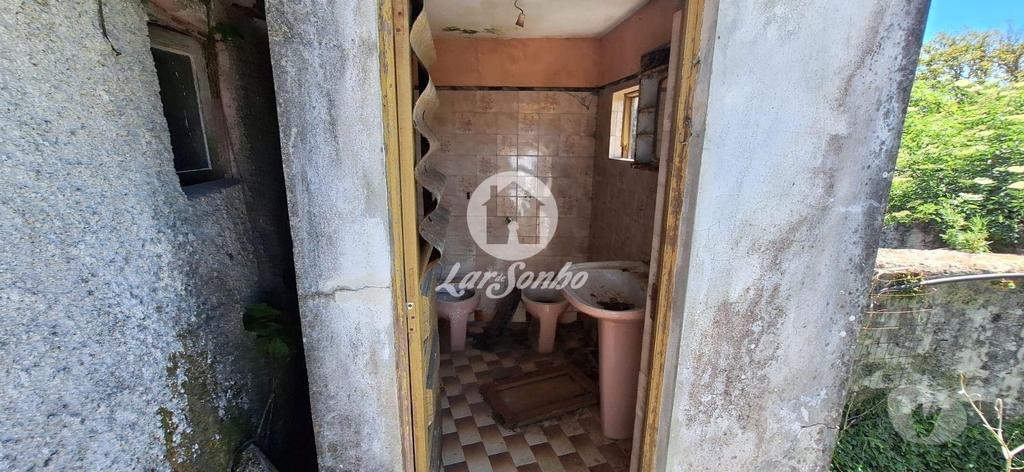 Apartamentos a venda Esposende - Fotos para Esposende-Moradia para restauro em Esposende (265-M-01540)