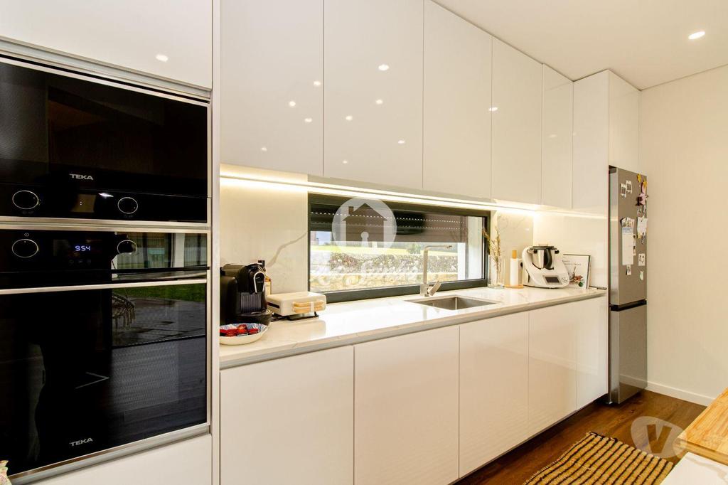 Apartamentos a venda Vila do Conde - Fotos para Moradia T3 Térrea COMO NOVA em Mosteiró, Vila do Conde.