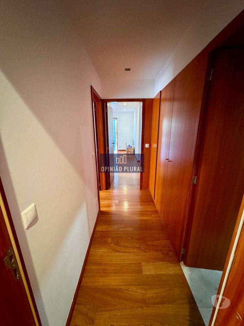 Imóveis para alugar Vila Nova de Gaia - Fotos para Apartamento T3 com Terraço e Garagem Box para 2 Carros