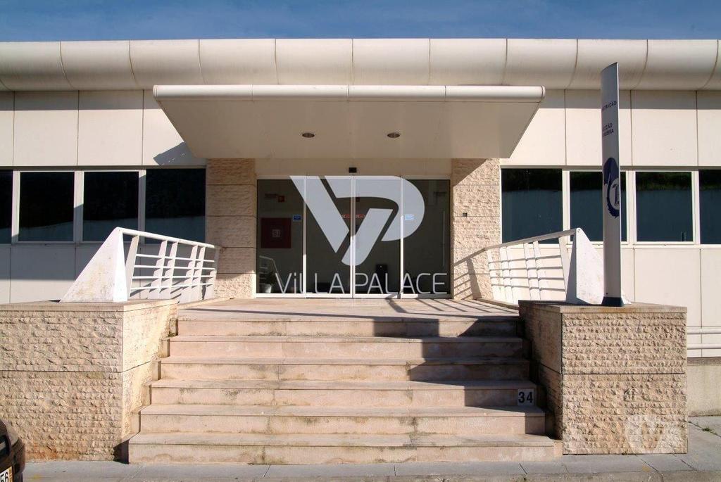 Comprar Loja Oeiras - Fotos para Jamor- Edifício Escritórios e Armazém! 95 estacionamentos.