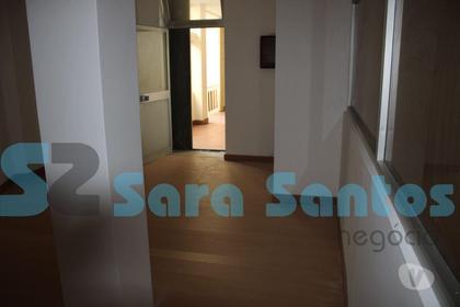 Alugar Sala Comercial - Fotos para Loja renovada na Rua da Boavista-Porto