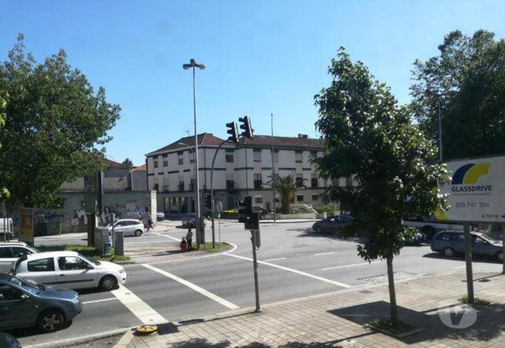 Comprar Loja Matosinhos - Fotos para Loja Gaveto junto Circunvalação-S.Mamede