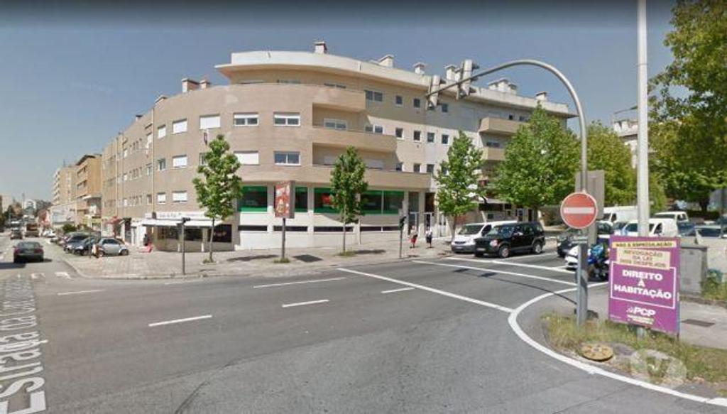 Comprar Loja Matosinhos - Fotos para Loja Gaveto junto Circunvalação-S.Mamede