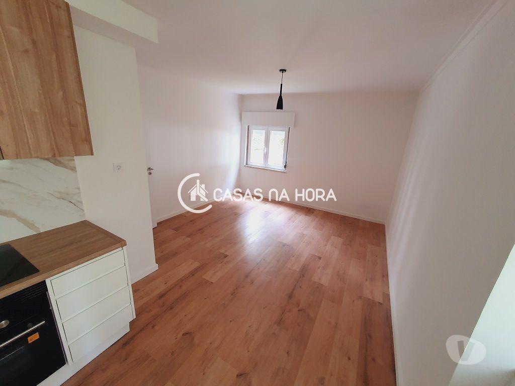 Apartamentos a venda Sintra - Fotos para Apartamento T3 Totalmente Remodelado Junto á Estação de Rio