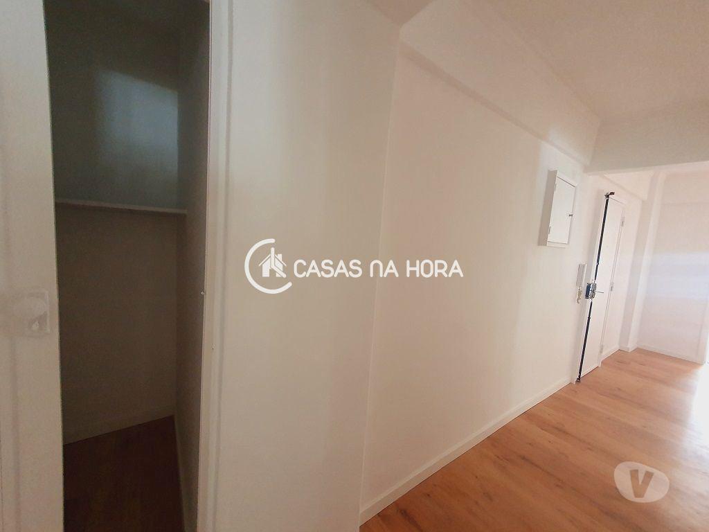 Apartamentos a venda Sintra - Fotos para Apartamento T3 Totalmente Remodelado Junto á Estação de Rio