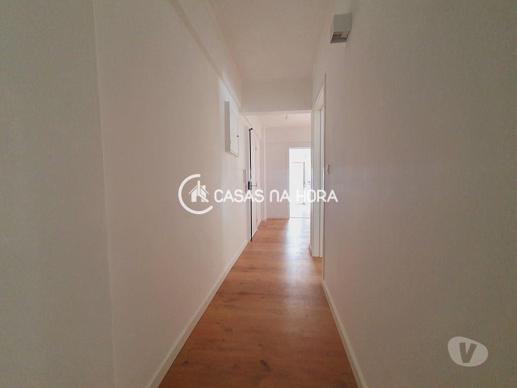Apartamentos a venda Sintra - Fotos para Apartamento T3 Totalmente Remodelado Junto á Estação de Rio