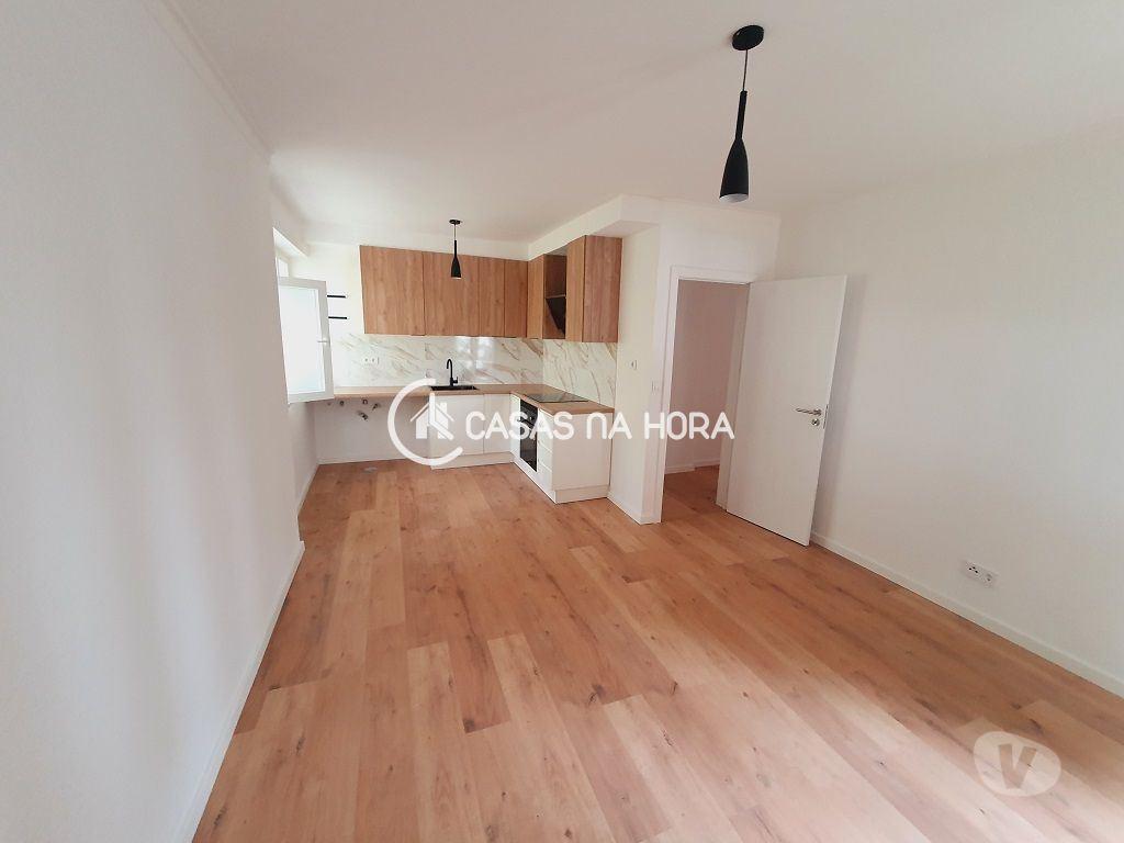 Apartamentos a venda Sintra - Fotos para Apartamento T3 Totalmente Remodelado Junto á Estação de Rio