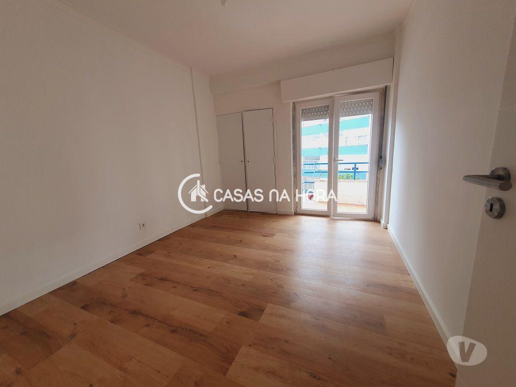 Apartamentos a venda Sintra - Fotos para Apartamento T3 Totalmente Remodelado Junto á Estação de Rio