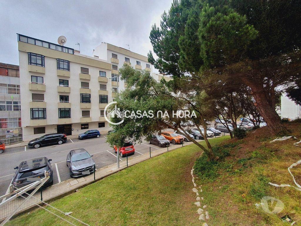 Apartamentos a venda Sintra - Fotos para Apartamento T3 Totalmente Remodelado Junto á Estação de Rio