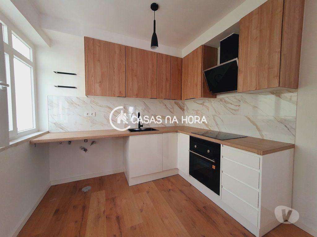 Apartamentos a venda Sintra - Fotos para Apartamento T3 Totalmente Remodelado Junto á Estação de Rio