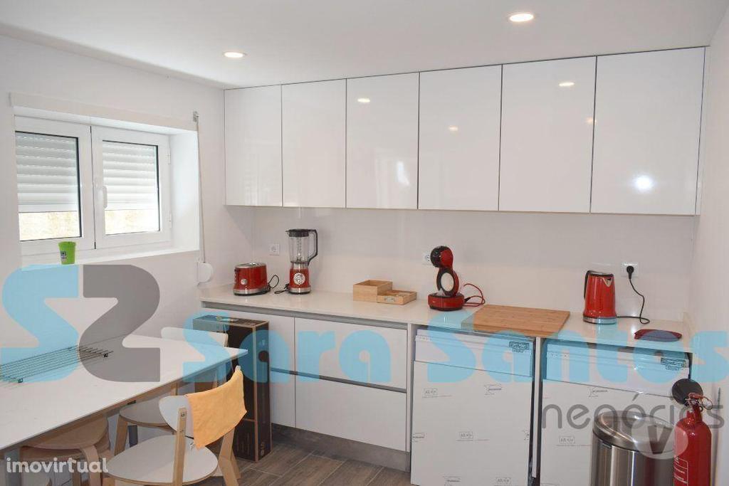 Apartamentos a venda Porto - Fotos para Porto-Moradia T5 Remodelada em Paranhos-Porto (SS0777)