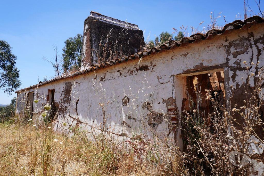 Terrenos Alandroal - Fotos para Terreno de 71 Hectares com Ruína e Viabilidade para Turismo