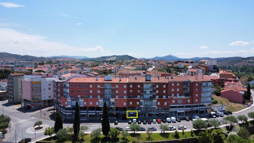Comprar Loja Mirandela - Fotos para Loja inserida no Empreendimento (Prédio Varandas do Tua)-...