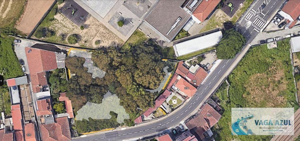 Terrenos Gondomar - Fotos para Terreno em zona ARU com 2.200 m2 ao Centro Escolar da