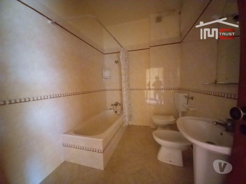 Apartamentos a venda Seixal - Fotos para Seixal-Apartamento T2 2ºandar na Amora - 366 (6-A-001068)
