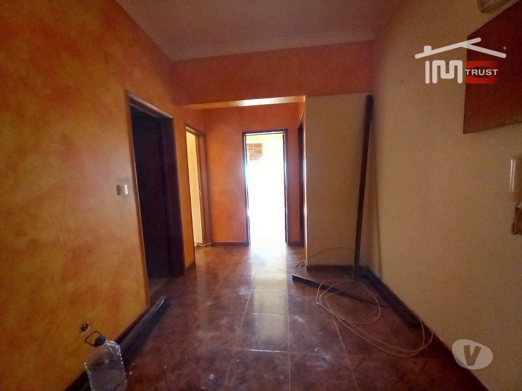 Apartamentos a venda Seixal - Fotos para Seixal-Apartamento T2 2ºandar na Amora - 366 (6-A-001068)