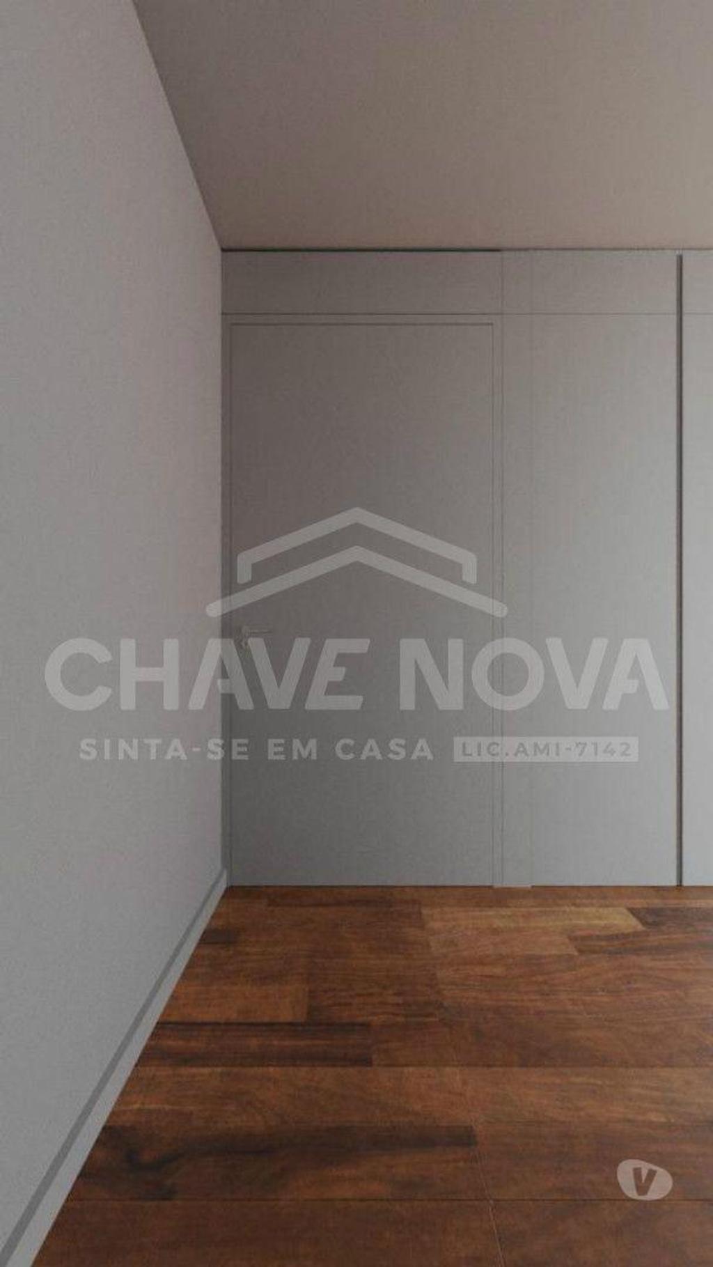 Apartamentos a venda Porto - Fotos para Porto-Moradia V4 na Rua do Molhe - Foz do Douro (PRTBV 00409)