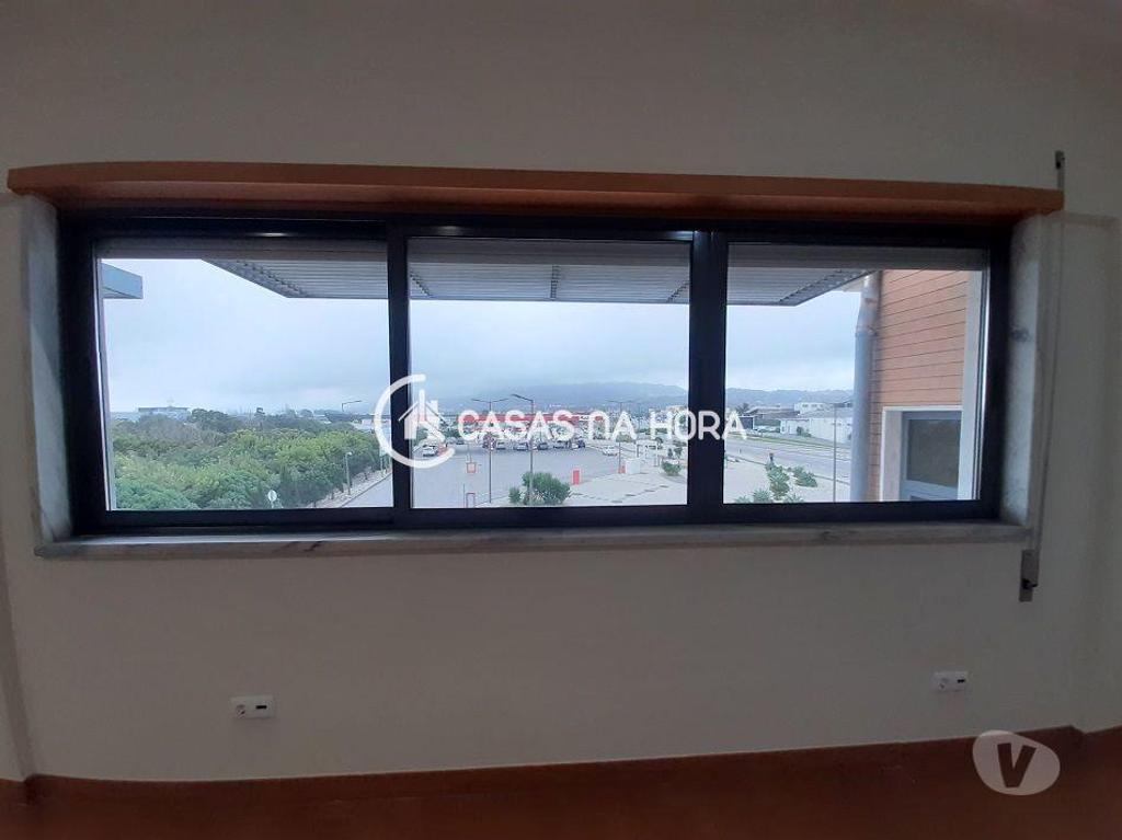 Aluguer Loja Sintra - Fotos para ESCRITÓRIO de 45m2 c Estacionamento Privado - Próximo da...