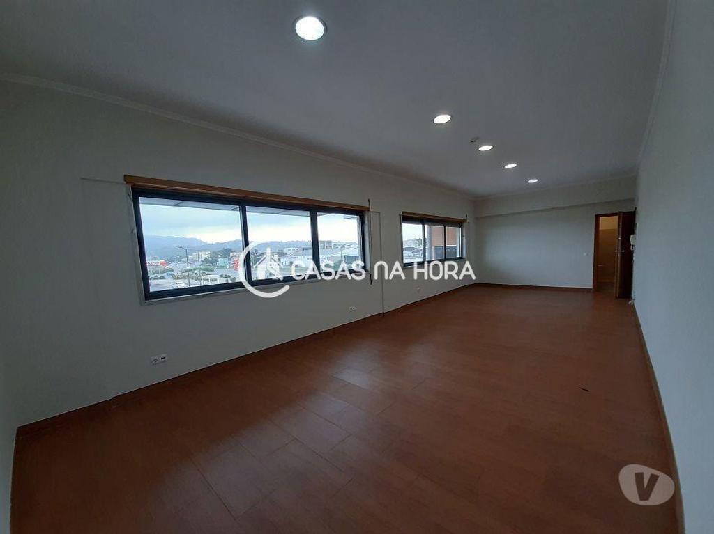 Aluguer Loja Sintra - Fotos para ESCRITÓRIO de 45m2 c Estacionamento Privado - Próximo da...