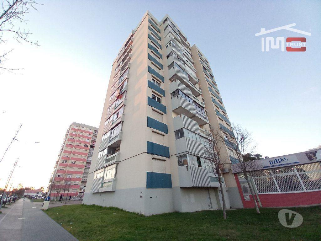 Apartamentos a venda Barreiro - Fotos para Apartamento T2 Remodelado 1ºandar c Elevador (6-A-000962)