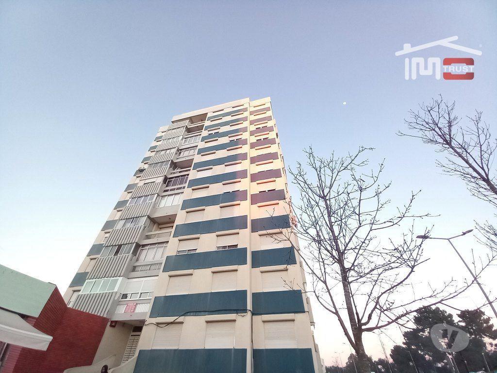 Apartamentos a venda Barreiro - Fotos para Apartamento T2 Remodelado 1ºandar c Elevador (6-A-000962)