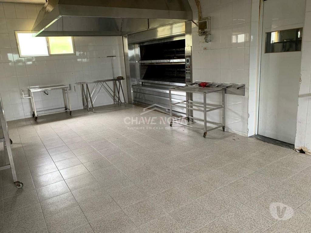 Comprar Loja Oliveira do Bairro - Fotos para Arrenda-se Restaurante "Casa dos Leitões" - Pronto a Funcionar