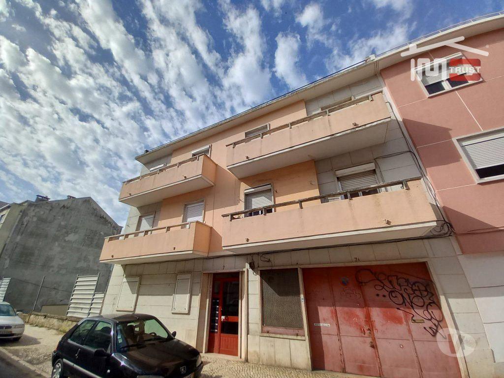 Apartamentos a venda Amadora - Fotos para Apartamento T2 R C Renovado c logradouro - Venteira - 348