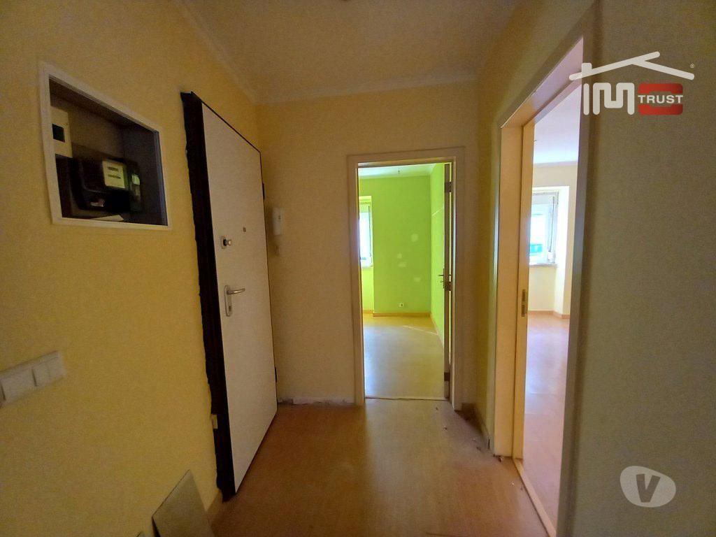 Apartamentos a venda Amadora - Fotos para Apartamento T2 R C Renovado c logradouro - Venteira - 348
