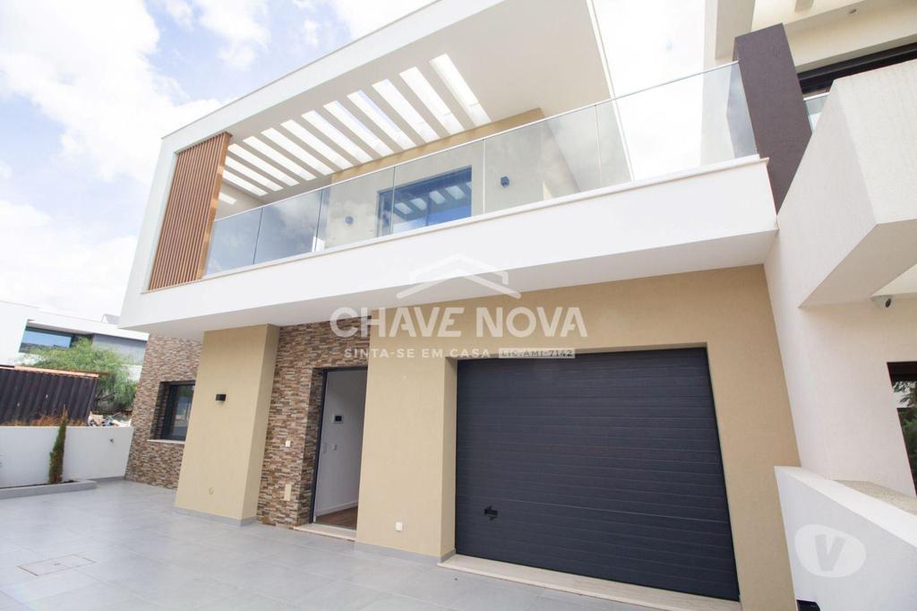 Apartamentos a venda Loulé - Fotos para Moradia V4 nova em zona residencial de Quarteira. (VLM 00242)