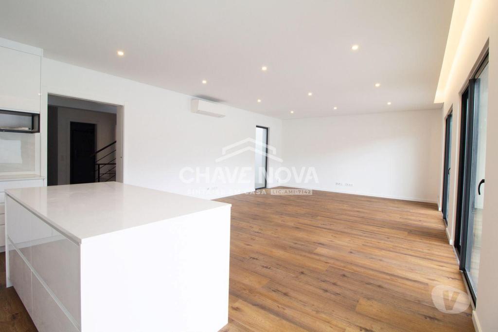 Apartamentos a venda Loulé - Fotos para Moradia V4 nova em zona residencial de Quarteira. (VLM 00242)