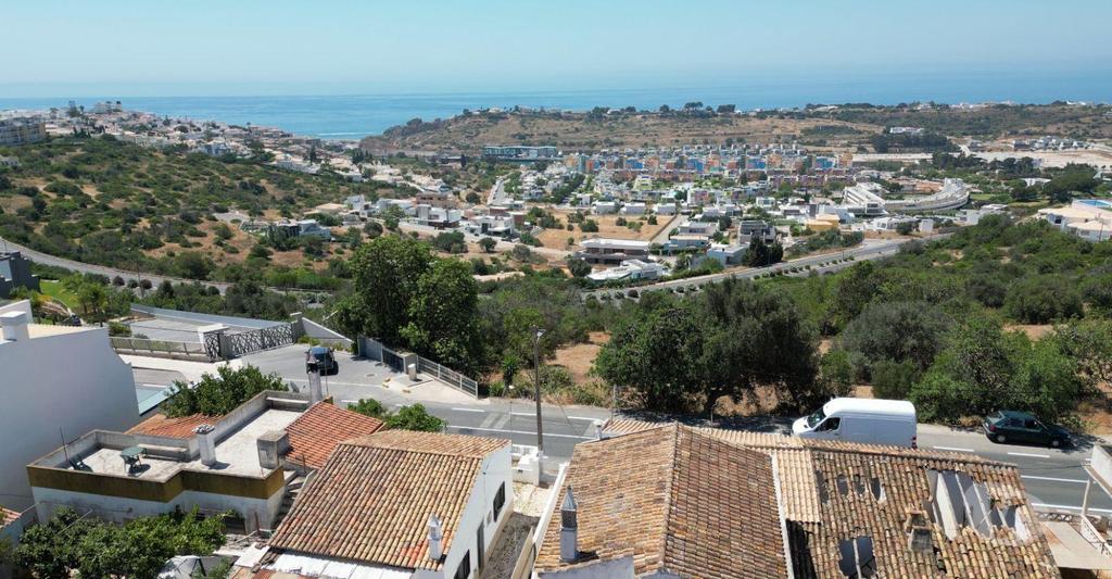Comprar Loja Albufeira - Fotos para 3 Apartamentos (T2) com Vista para a Marina e Mar em...