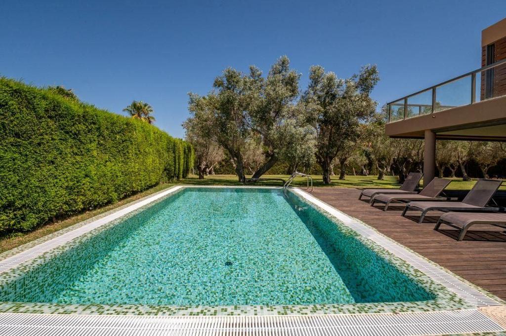 Apartamentos a venda Albufeira - Fotos para Luxuosa Moradia de V4 na Herdade dos Salgados com Piscina -