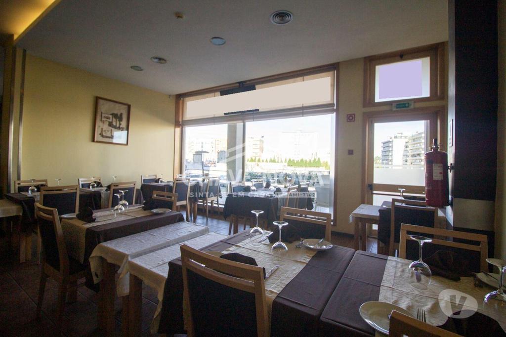 Comprar Loja Vila Nova de Gaia - Fotos para Excelente Negócio, Restaurante Italiano em Pleno...