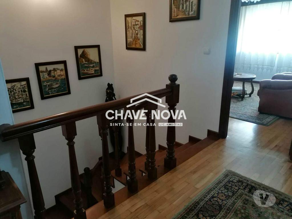 Apartamentos a venda Gondomar - Fotos para Moradia T4 , garagem p 6 carros. Forno. Rio Tinto (AR 04418)