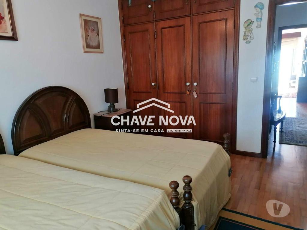 Apartamentos a venda Gondomar - Fotos para Moradia T4 , garagem p 6 carros. Forno. Rio Tinto (AR 04418)