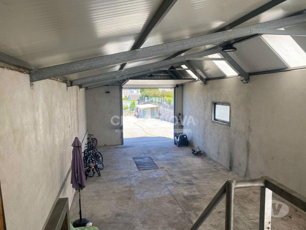 Apartamentos a venda Vila Nova de Gaia - Fotos para Moradia T4 de 4 frentes com Terreno e Armazém (MAD 01837)