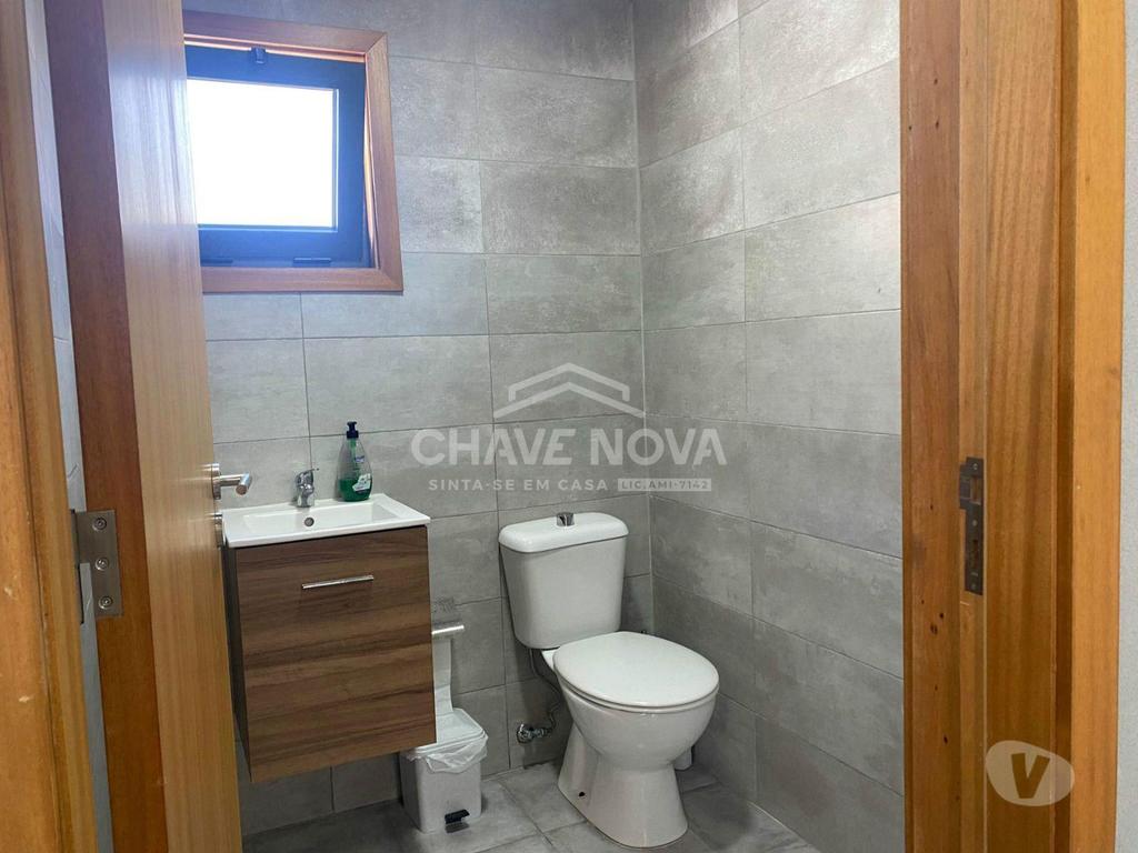 Apartamentos a venda Vila Nova de Gaia - Fotos para Moradia T4 de 4 frentes com Terreno e Armazém (MAD 01837)