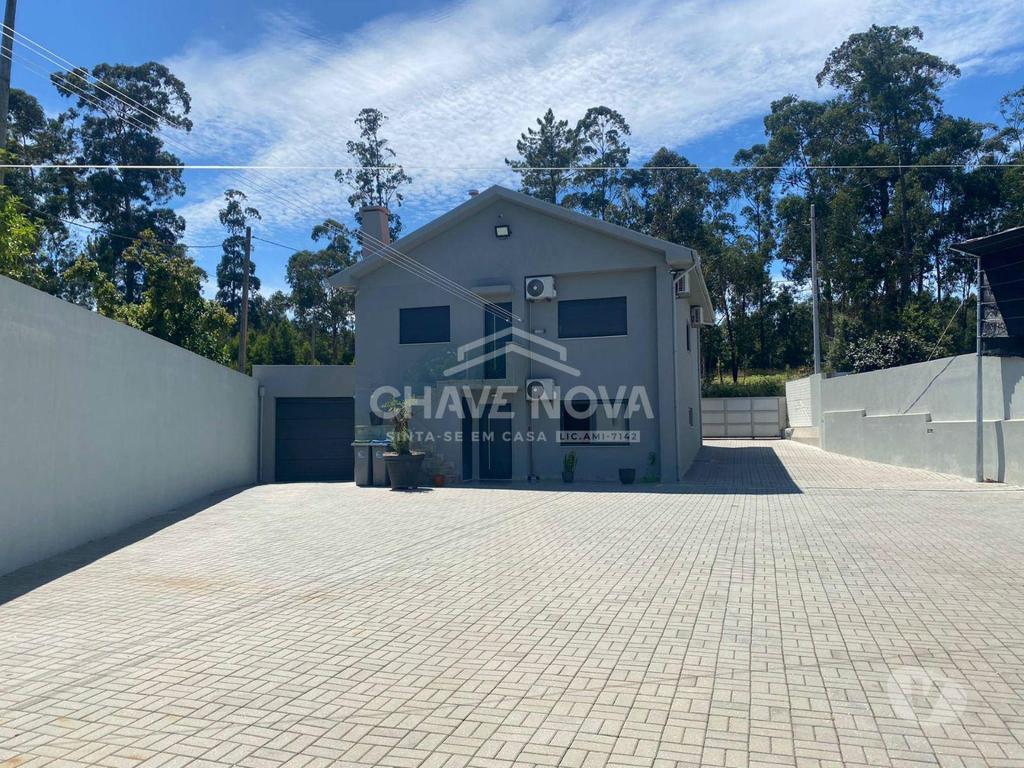 Apartamentos a venda Vila Nova de Gaia - Fotos para Moradia T4 de 4 frentes com Terreno e Armazém (MAD 01837)