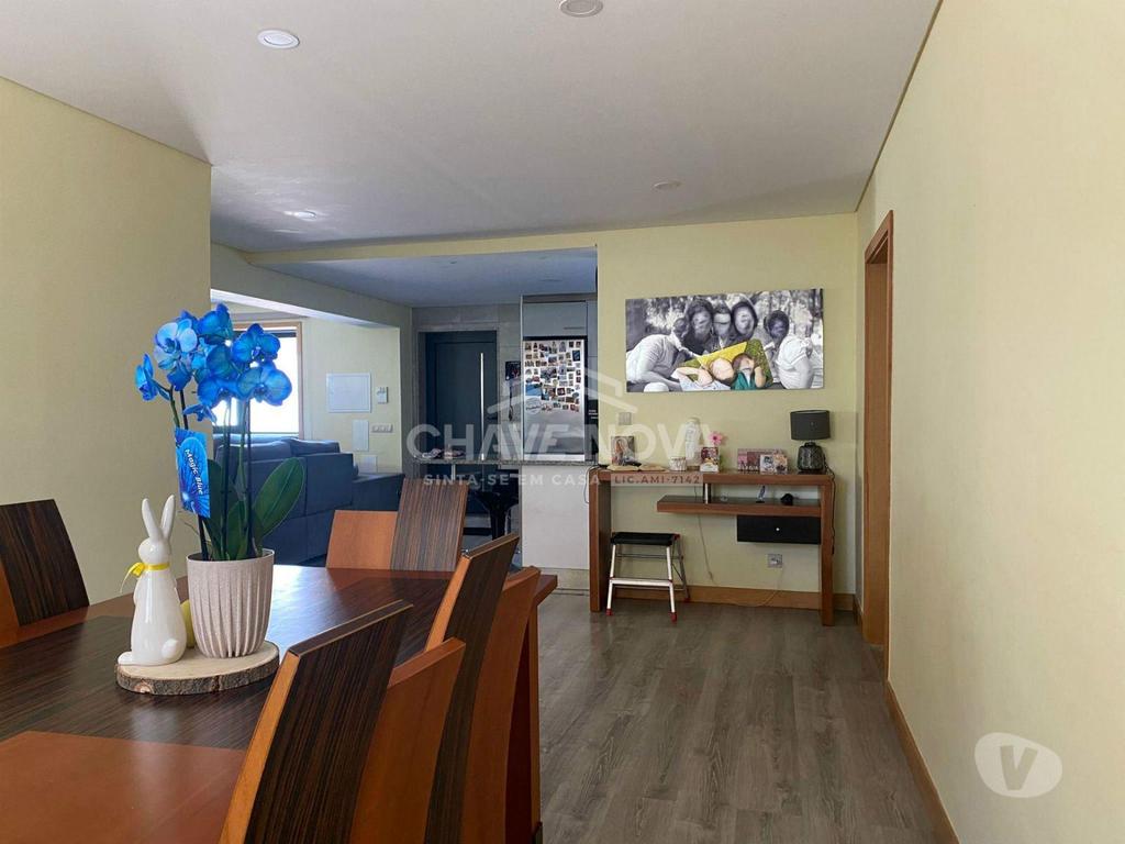 Apartamentos a venda Vila Nova de Gaia - Fotos para Moradia T4 de 4 frentes com Terreno e Armazém (MAD 01837)